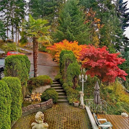 Walkon Waterfront Castle Cove Inn Chemainus Bagian luar foto