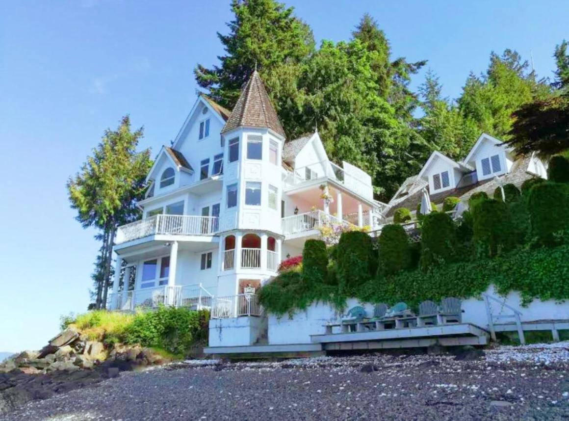 Walkon Waterfront Castle Cove Inn Chemainus Bagian luar foto