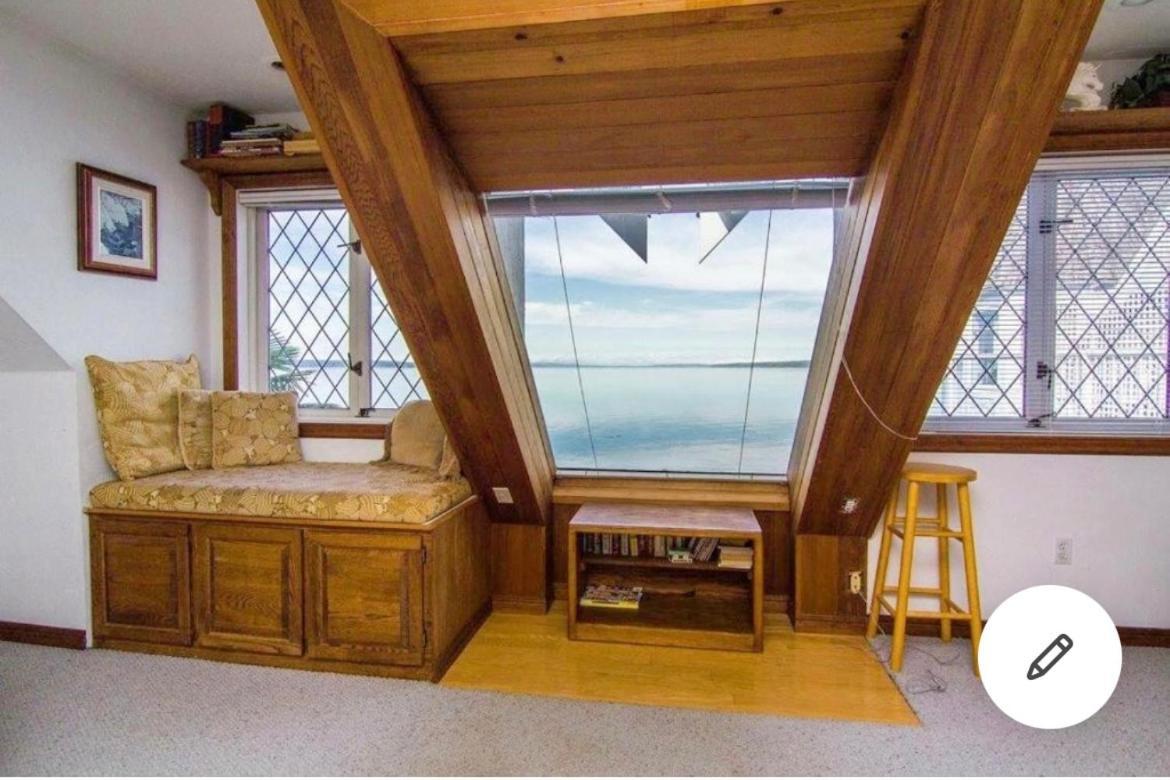 Walkon Waterfront Castle Cove Inn Chemainus Bagian luar foto